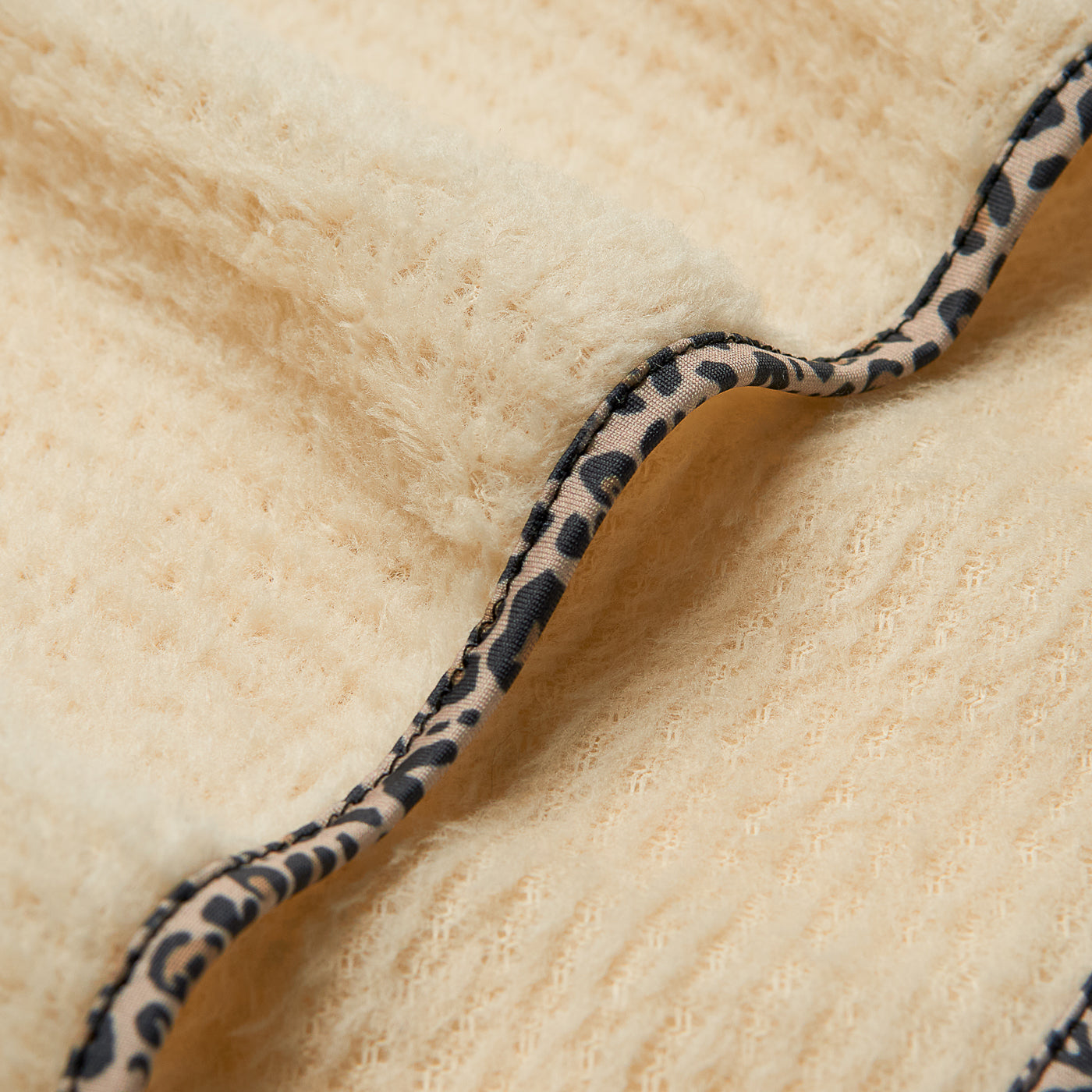 Wild Thing Tan | Scarflette